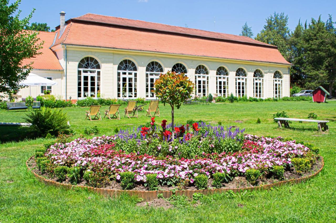 Vila Rozalia Garden Gate Avrig Bagian luar foto