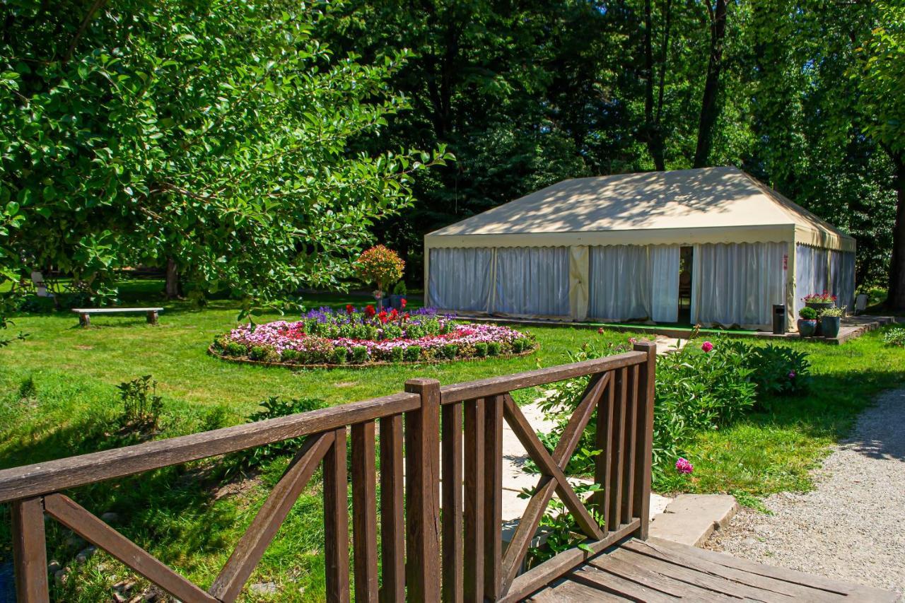 Vila Rozalia Garden Gate Avrig Bagian luar foto