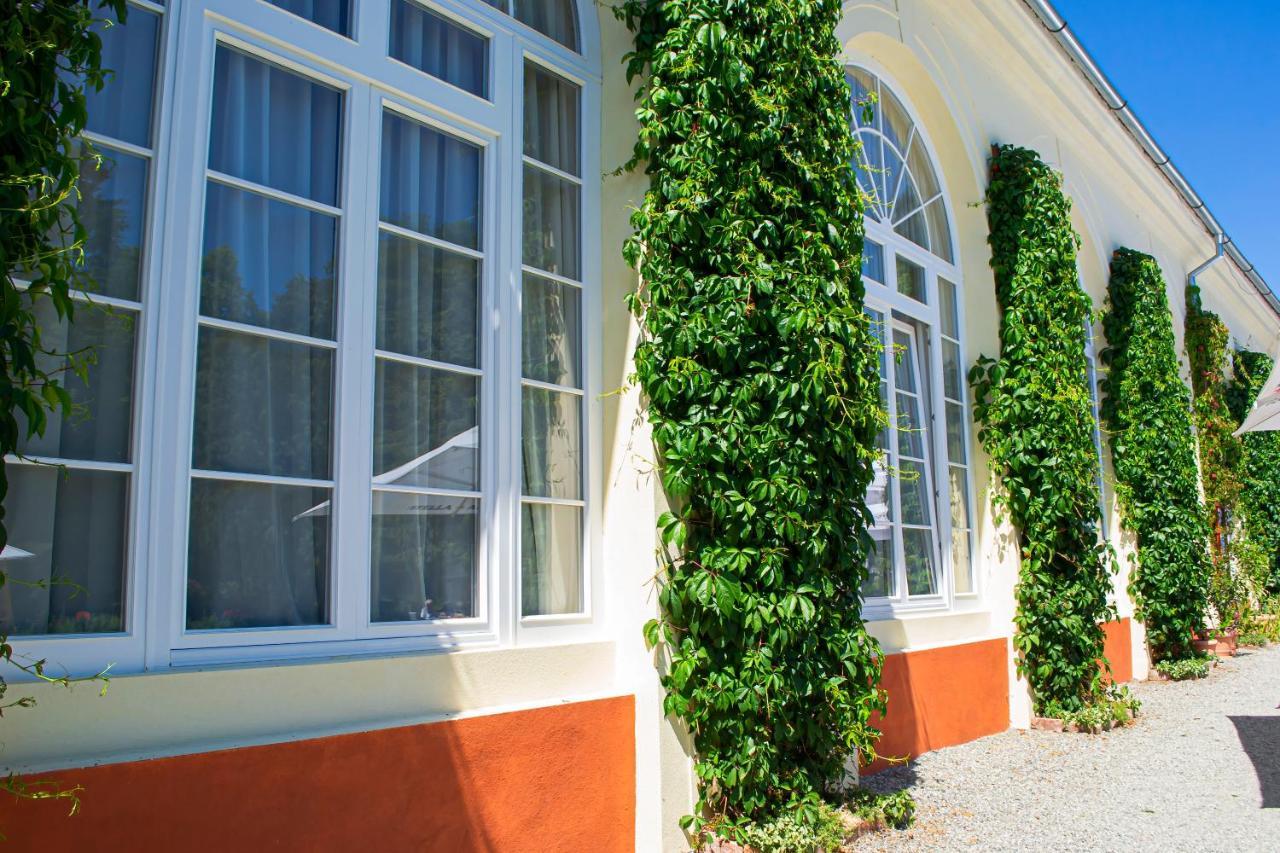 Vila Rozalia Garden Gate Avrig Bagian luar foto