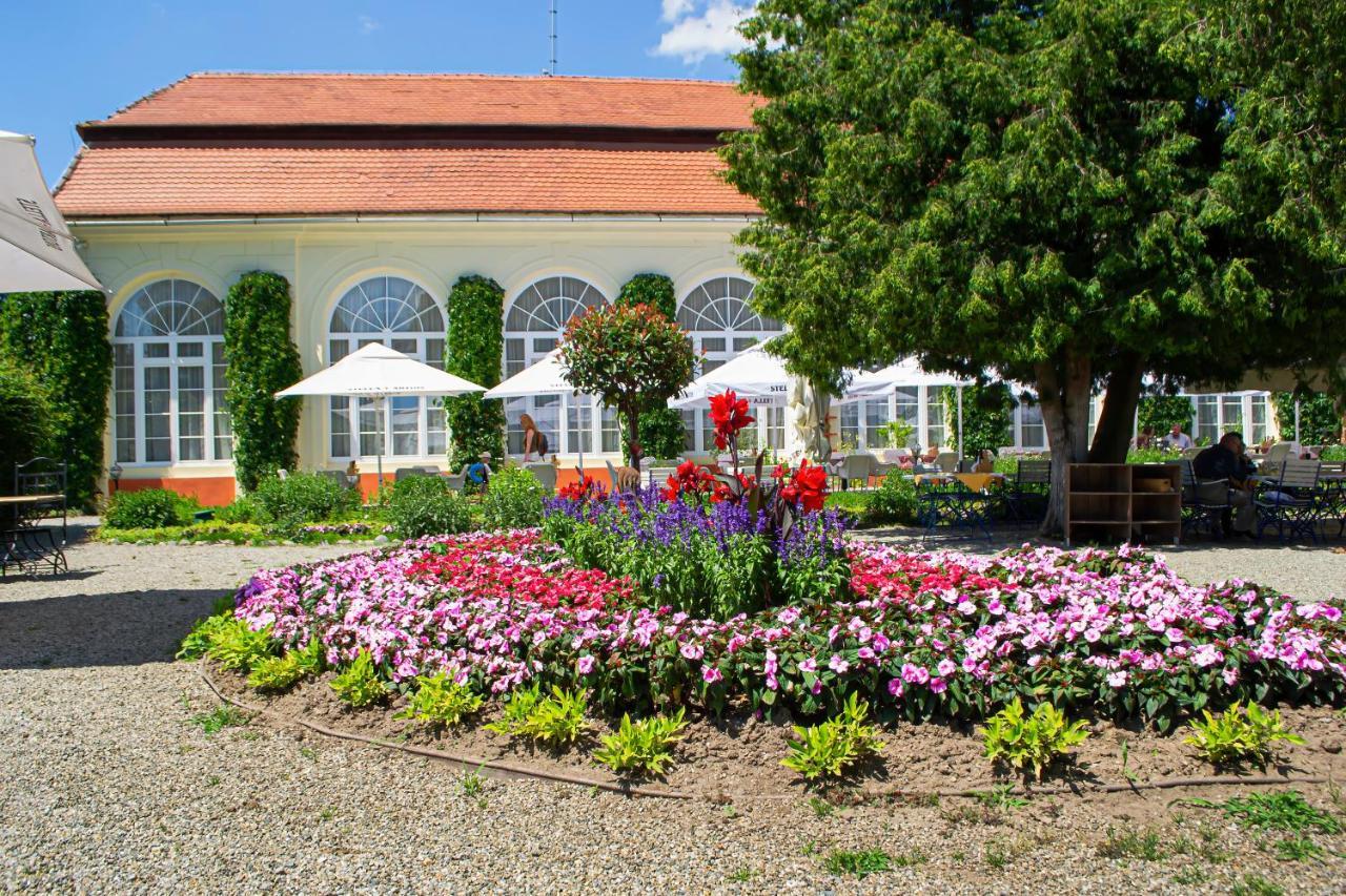 Vila Rozalia Garden Gate Avrig Bagian luar foto
