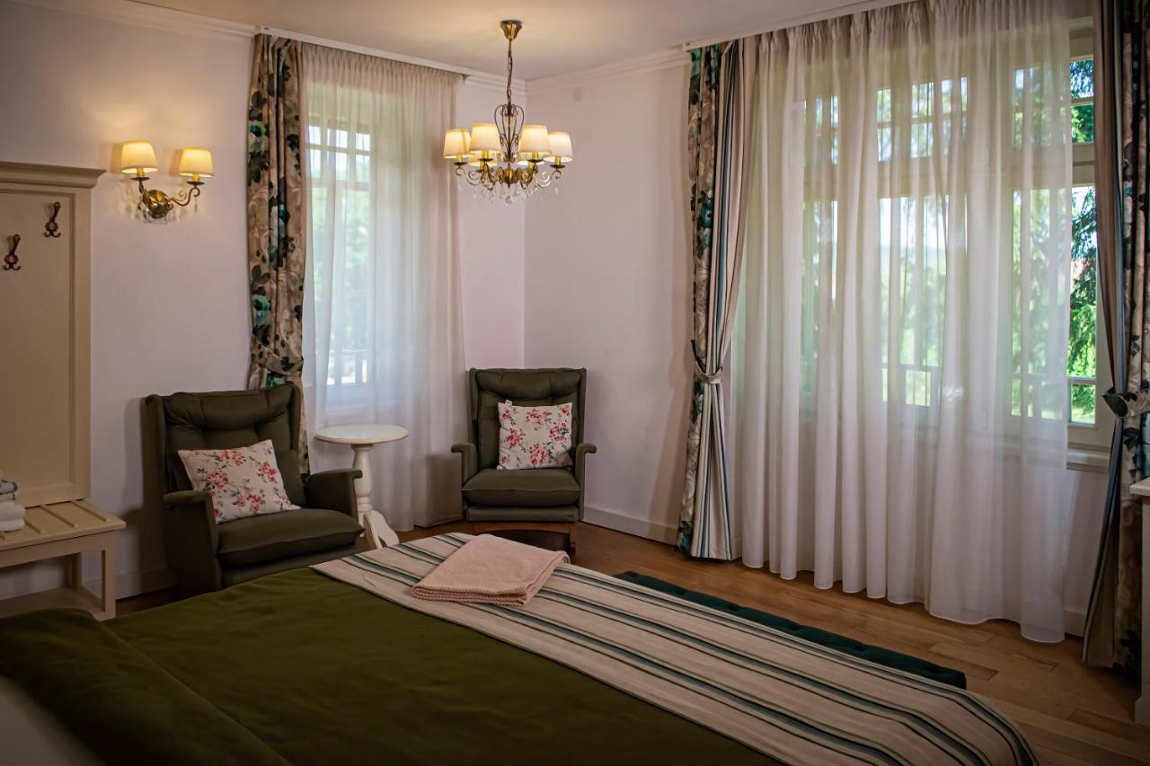 Vila Rozalia Garden Gate Avrig Bagian luar foto