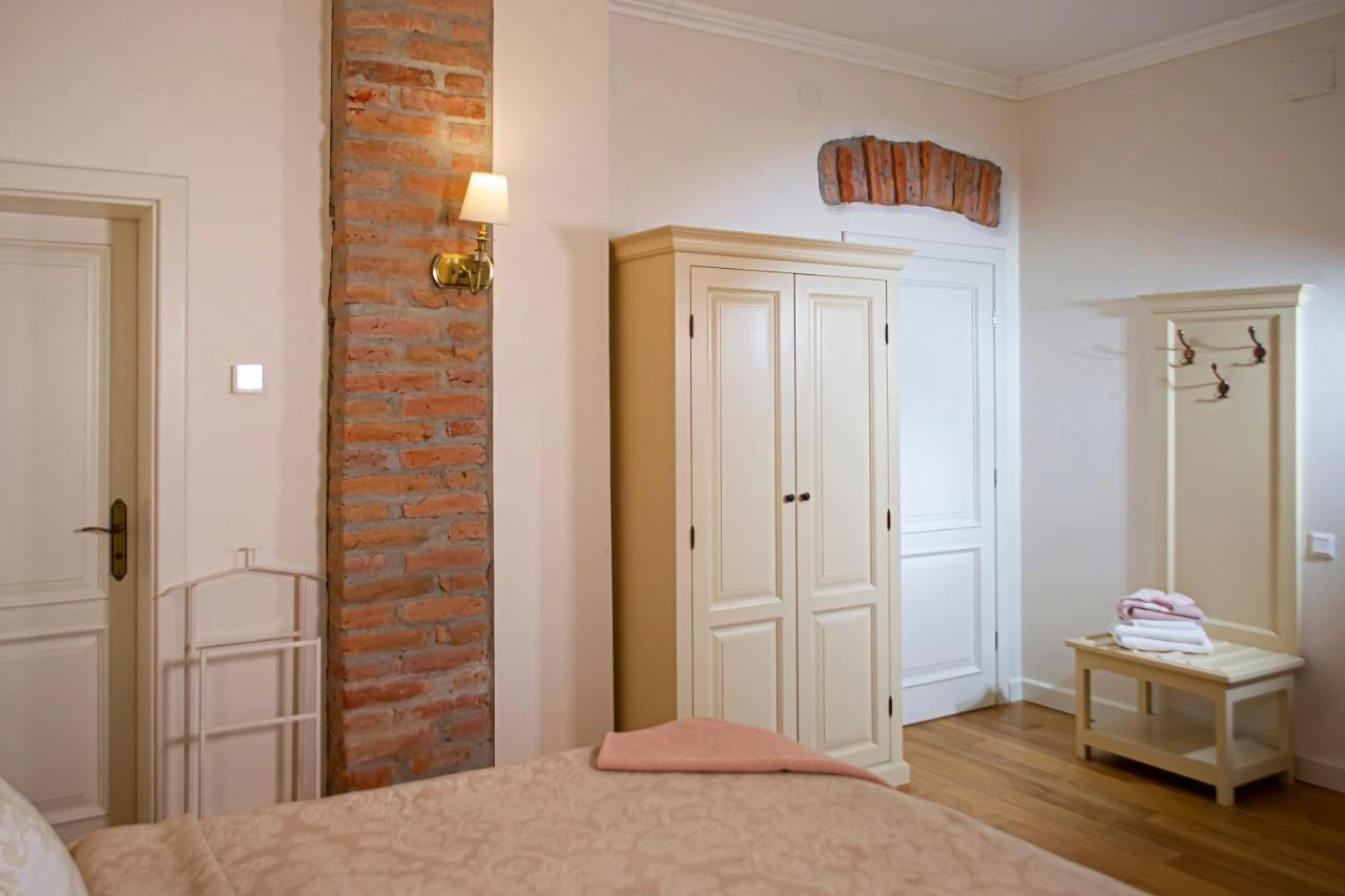 Vila Rozalia Garden Gate Avrig Bagian luar foto
